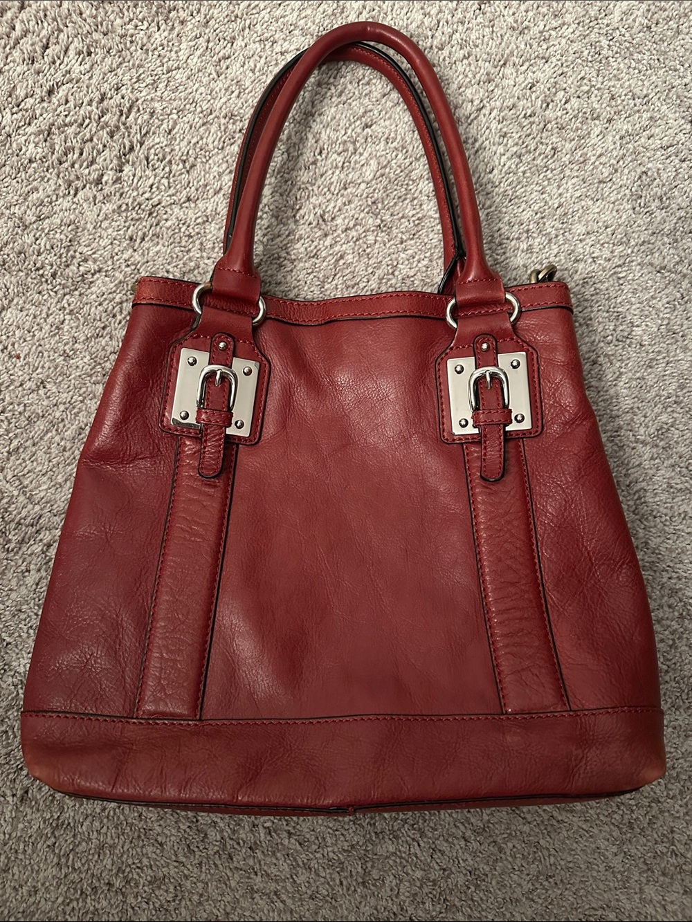 Wilson’s EUC burgundy red genuine leather purse. Satchel with crossbody option
